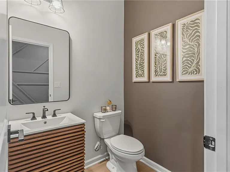 1339 Endicott Ct — Photo 14