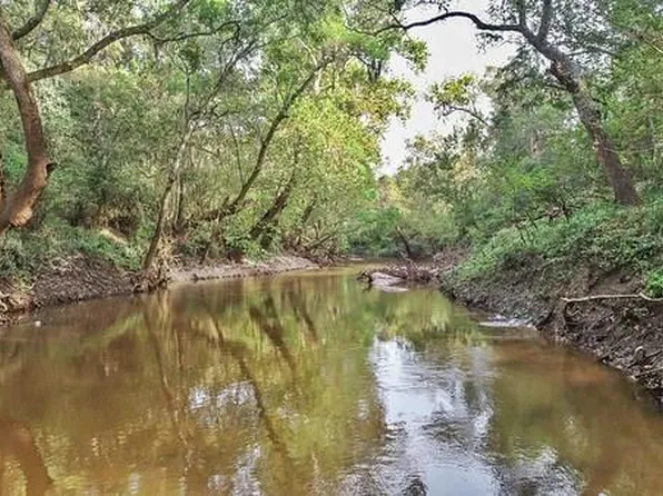 2698 County Road 284, Edna, TX 77957