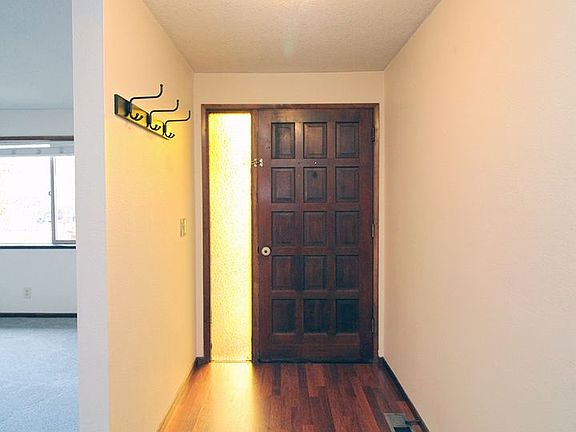 4th image of 383-385 S Cherry Dr