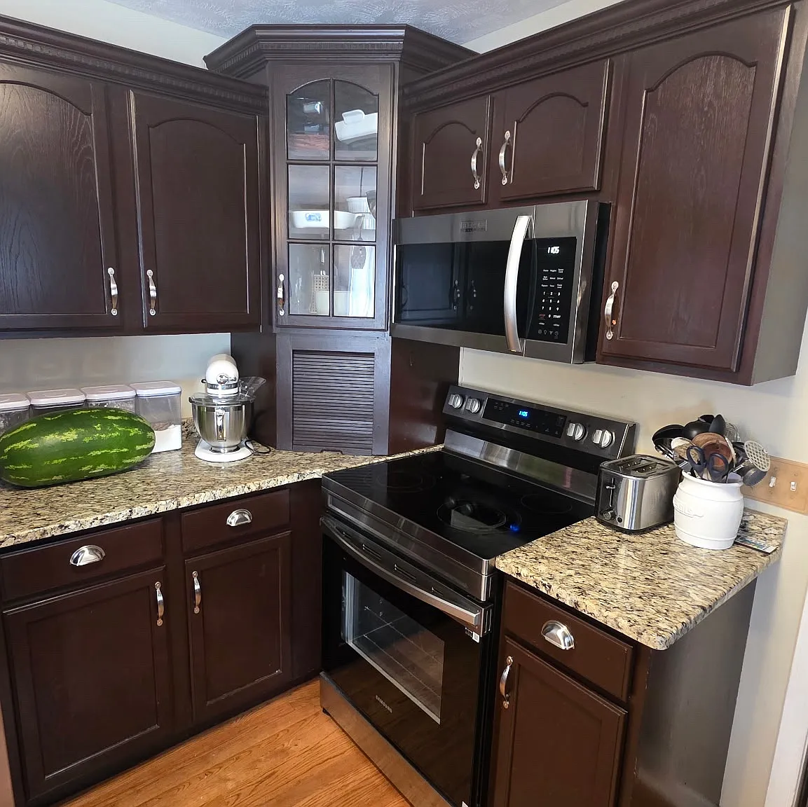 1329 Copperfield Dr — Photo 2