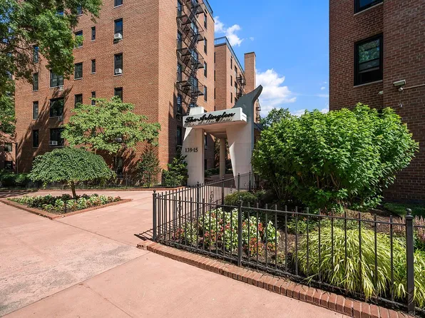 139-15 83rd Ave APT 330, Jamaica, NY 11435