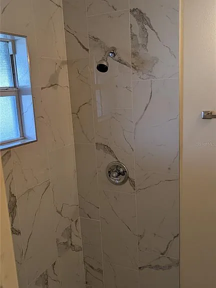 408 Lexington Dr — Photo 15