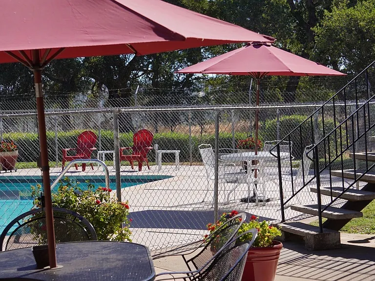 River's Bend Apartments - Orangevale 95662 — Photo 3