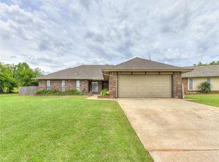 2309 Alicia Dr, Midwest City, OK 73130