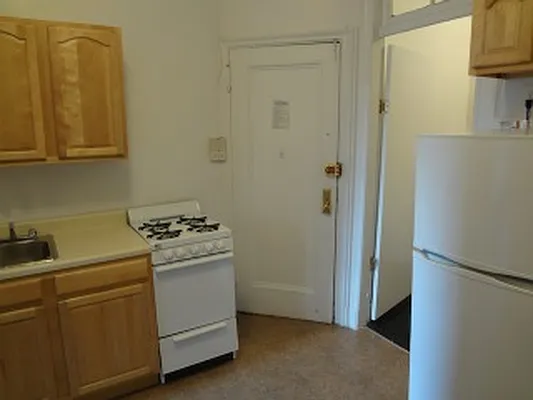 Rented by Halstead Real Estate | media 38