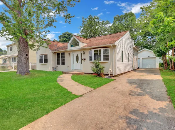 1431 Brooklyn Boulevard, Bay Shore, NY 11706