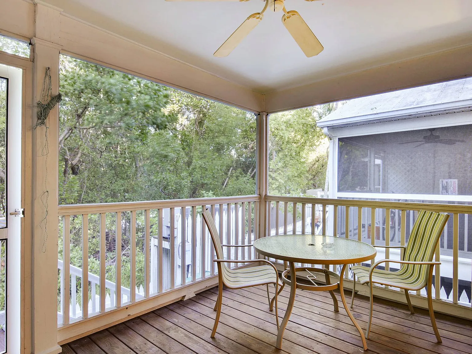 2 bed, 1.5 bath, 806 sqft, $5,000 — Photo 2