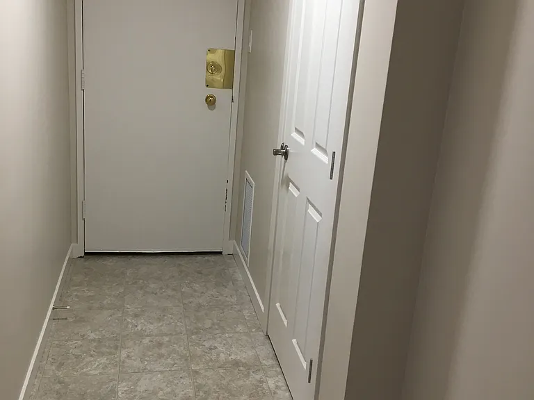 72 Donald St — Photo 17