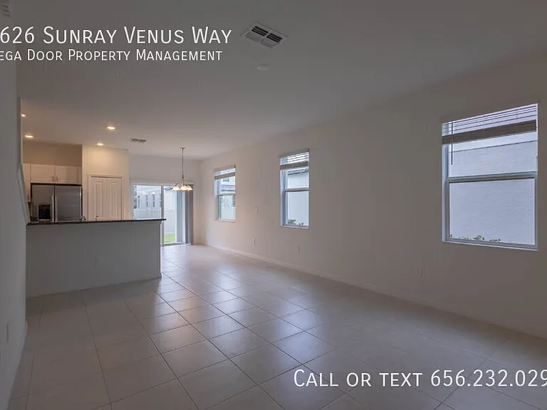2626 Sunray Venus Way — Photo 6