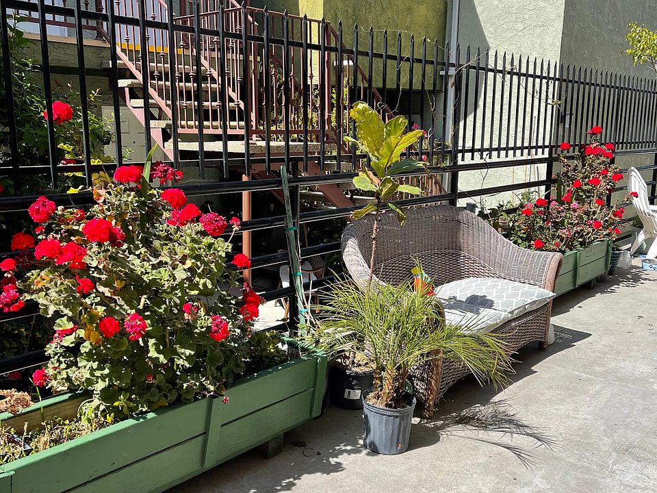 1st image of 1948 20th St #203