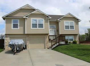 1331 S Delaware Dr, Tonganoxie, KS 66086