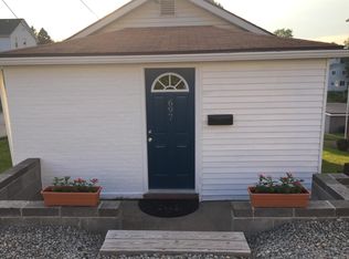 697 High St #B, California, PA 15419