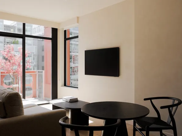 161 E 1st Ave #316, Vancouver, BC V6A 0G1