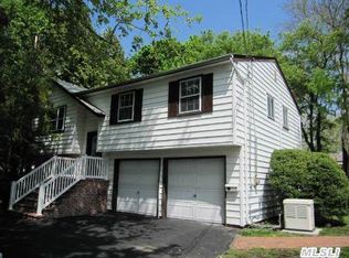 412 Old Bridge Rd, Northport, NY 11768