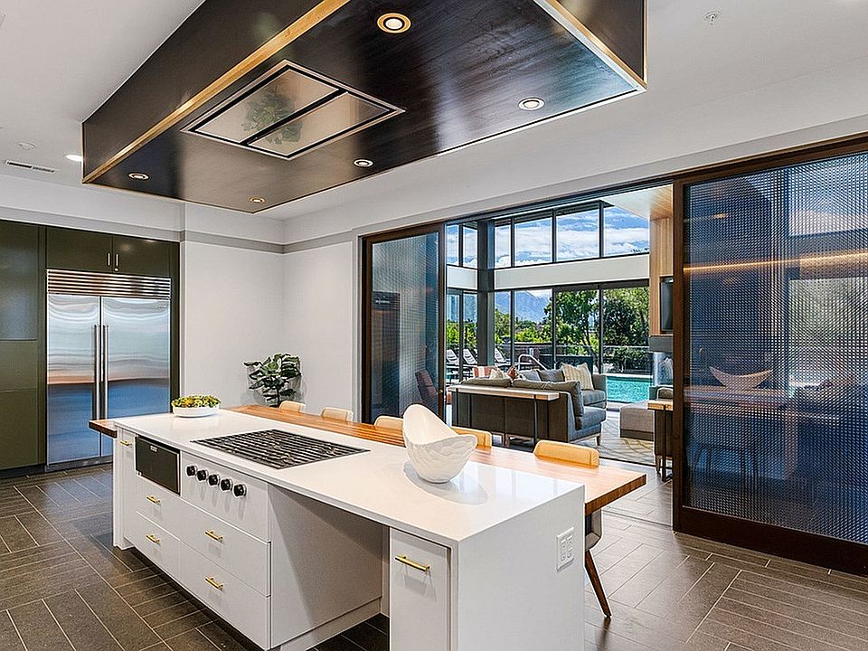 Clubroom with Kitchen