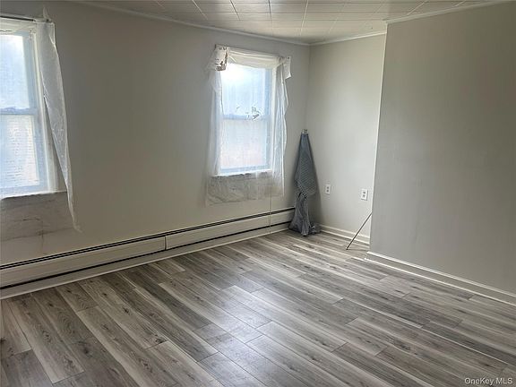 5th image of 88 Samsondale Ave