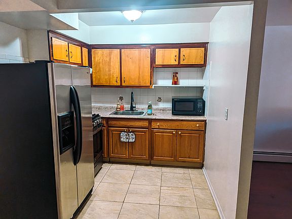 2nd image of 4462 Byron Ave Floor 2