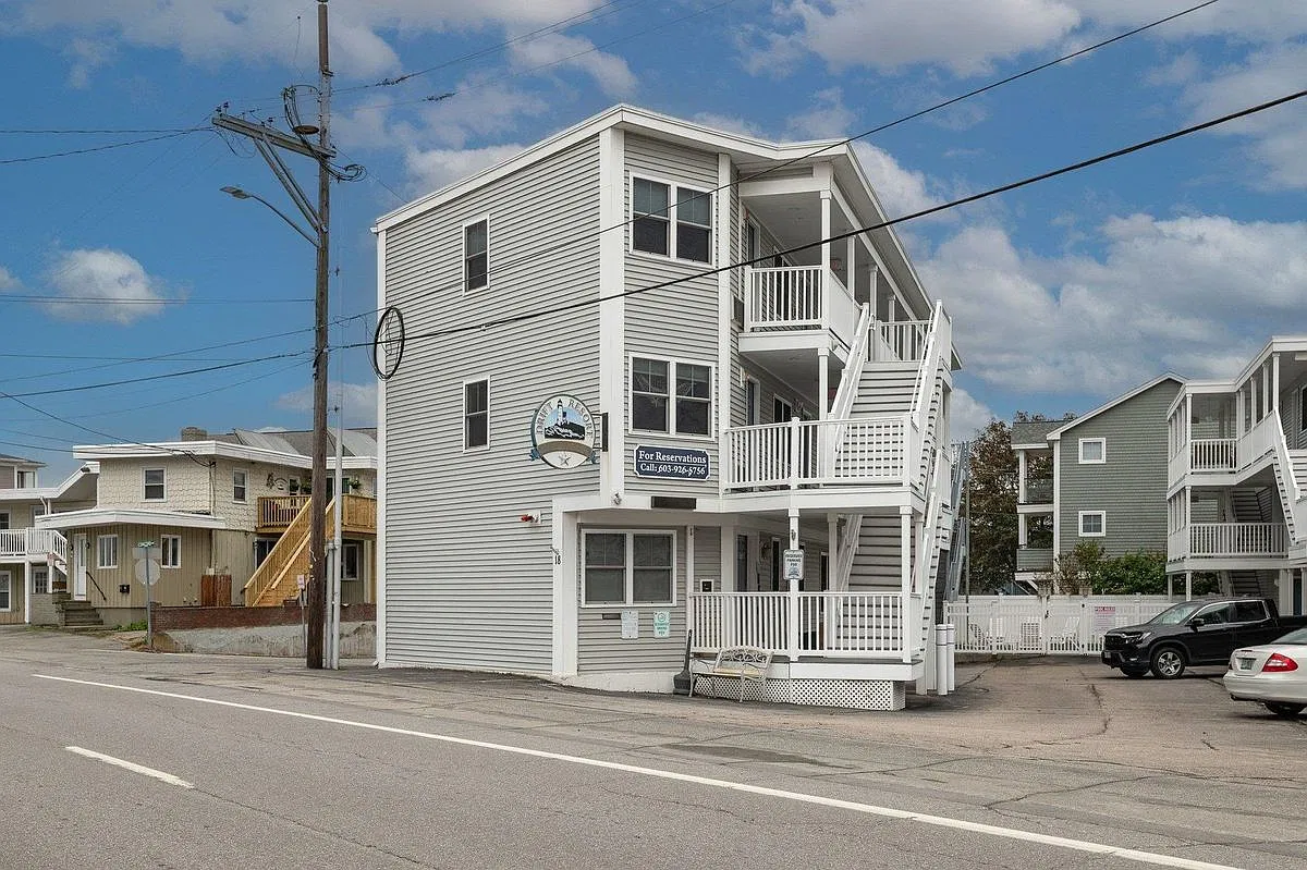 18 Ocean Blvd — Photo 4