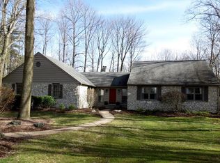 825 Mutz Dr, Columbus, IN 47201