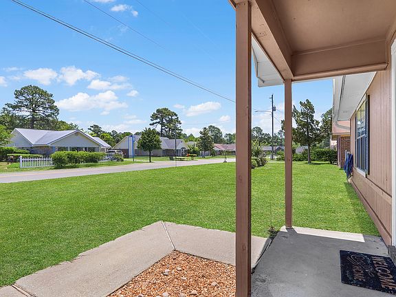 5th image of 783 Inwood Dr