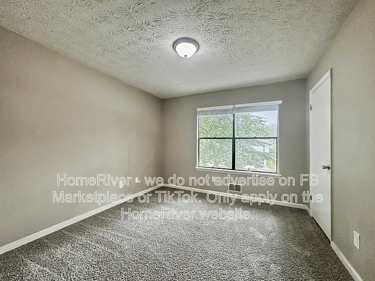 323 Park Ridge Ct — Photo 18