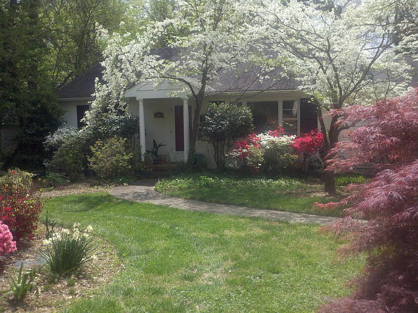 2005 Rosecrest in Spring, 2011