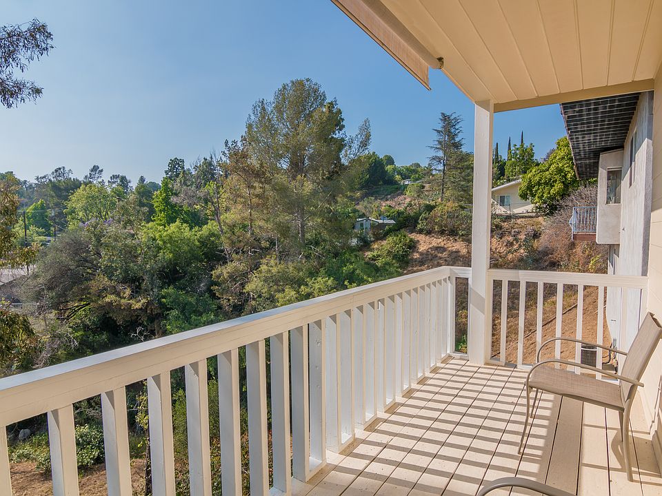 1st image of 1119 Cresthaven Dr
