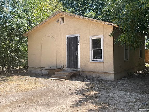3rd image of 206 Tampa Ave