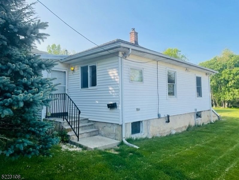 1st image of 169 Kennedy Ave