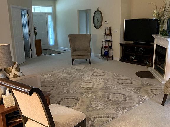 4th image of 338 Concord Dr