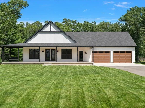 412 Sabine Dr, Muskegon, MI 49442