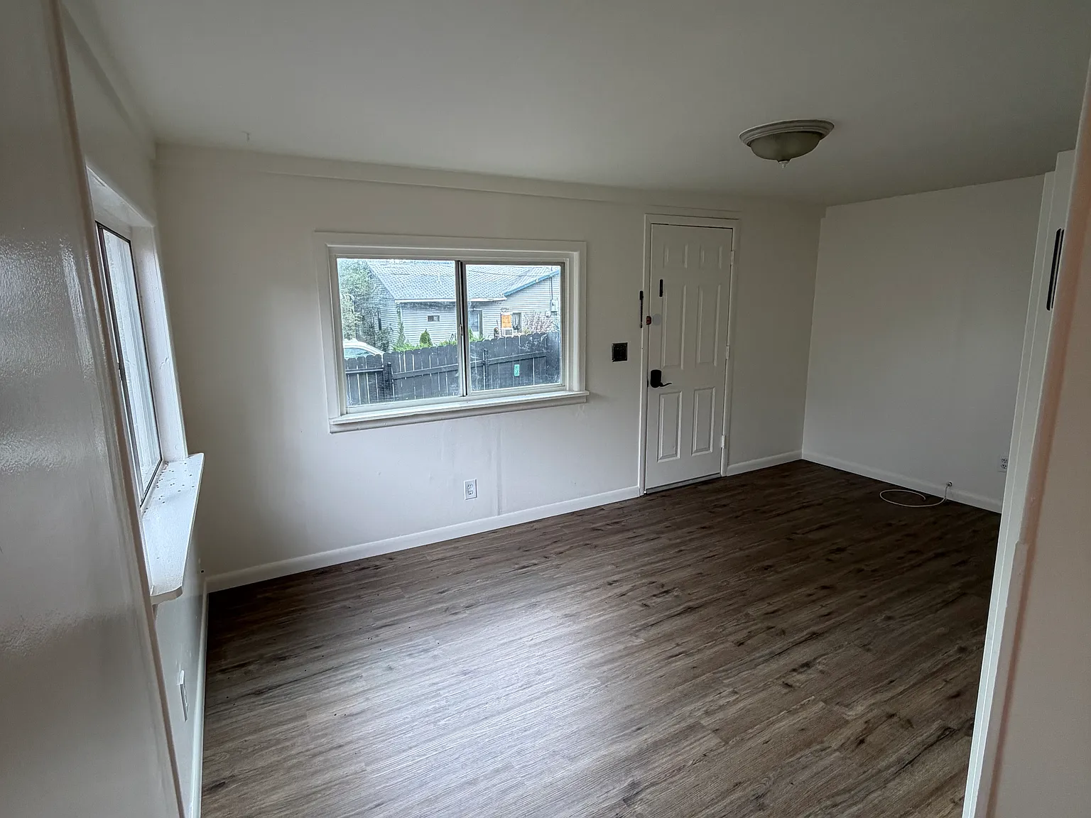2 bed, 900 sqft, $2,000 — Photo 4