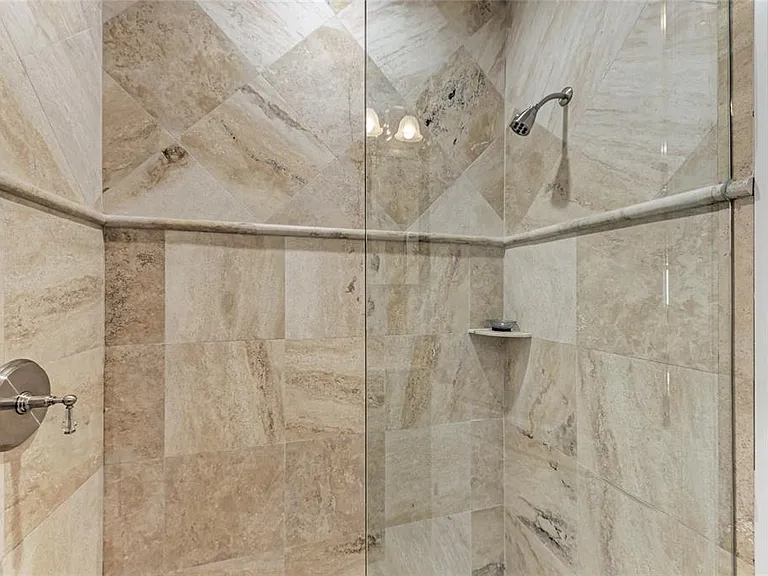 14 N Washington Dr — Photo 95