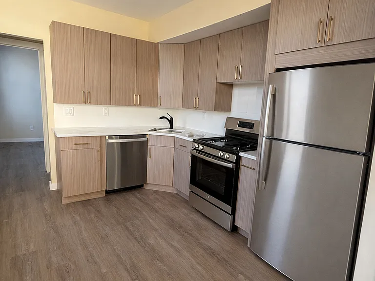 320 Central Ave #3R2 — Photo 2
