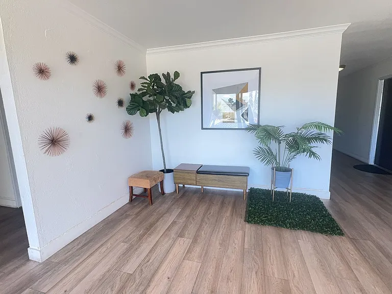 351 Lester Ave — Photo 6