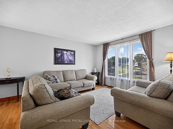 5th image of 1305 Brockmount Pl
