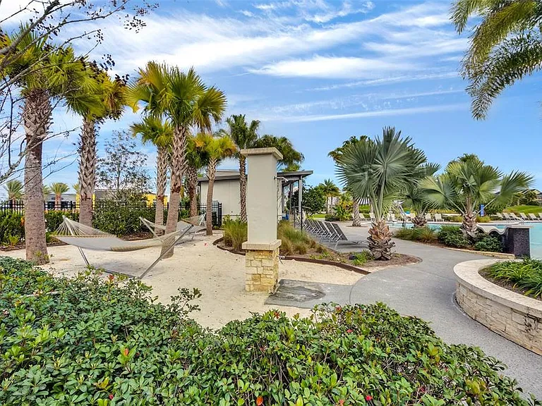 7035 Nemours Pkwy — Photo 32