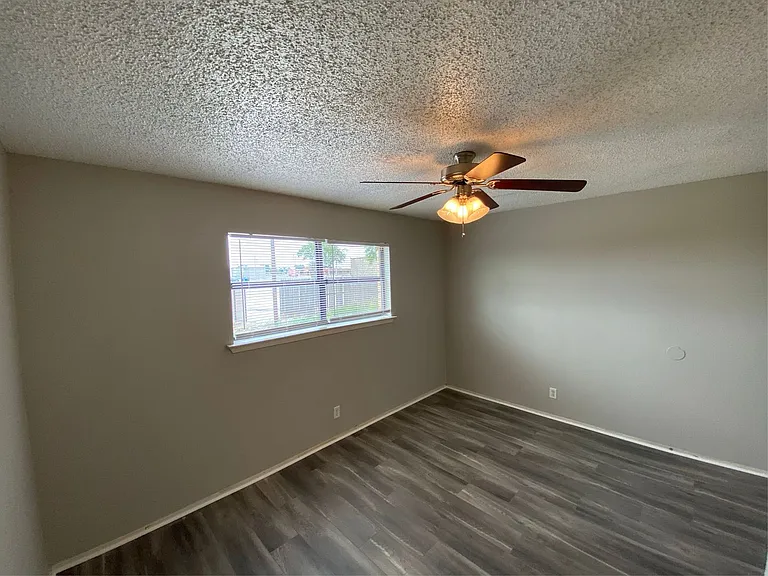 San Antonio St. Lofts — Photo 11