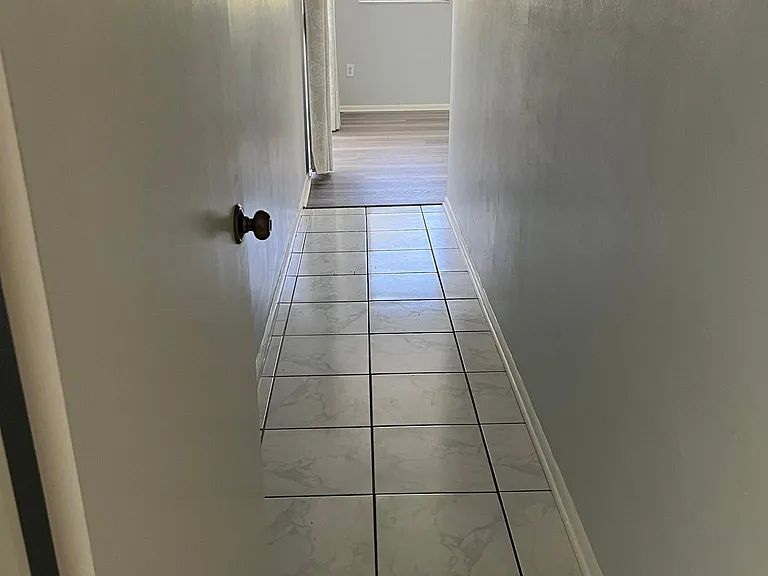 615 W Pipkin Rd — Photo 11