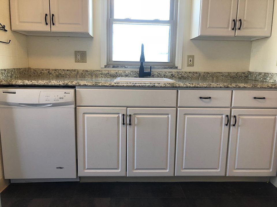 Kitchen with Dishwasher