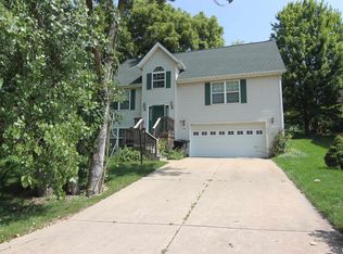 109 Walnut Dr, East Peoria, IL 61611