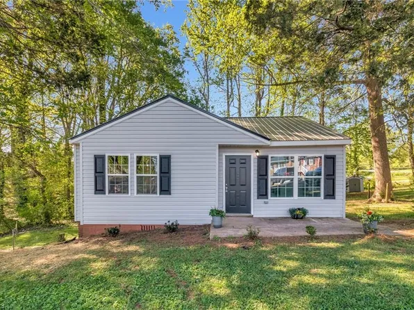 206 Spencer St, Randleman, NC 27317