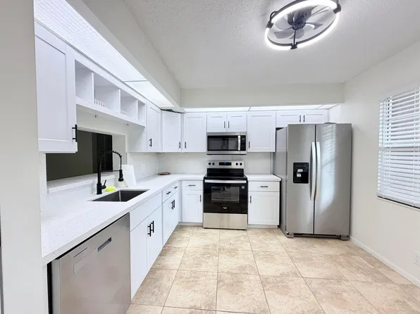 1110 SW 125th Avenue #208M, Pembroke Pines, FL 33027