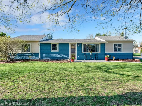 5376 Sunnyside Dr, Clarkston, MI 48346