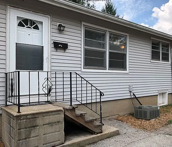 717 North St photo 1