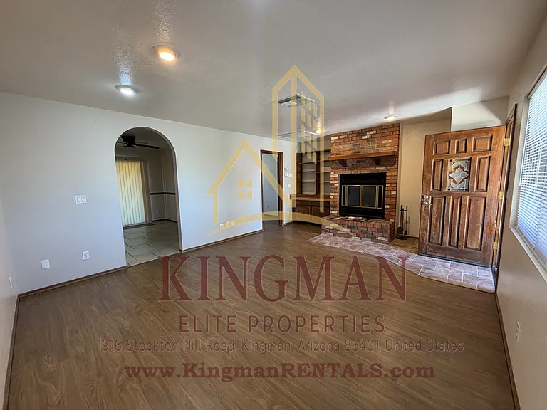 2604 Phoenix Ave — Photo 5