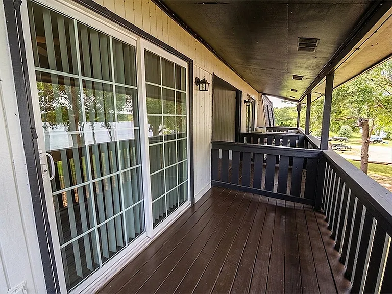 RiverHouse — Photo 14
