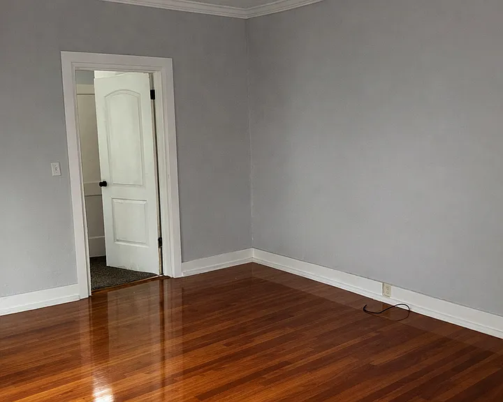 2218 Yancey Ave — Photo 4