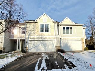 310 Campfire Curv, Chaska, MN 55318