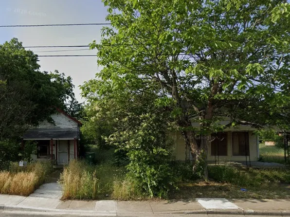 400 & 402 Wyatt St, Waxahachie, TX 75165